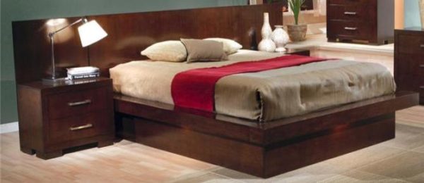 Jessica Cappuccino King Size Platform Bed & (2) Panel Nightstands Set