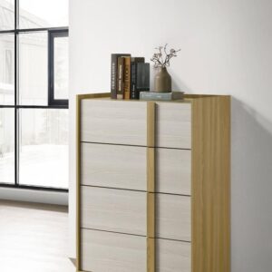 Hyland Chest
